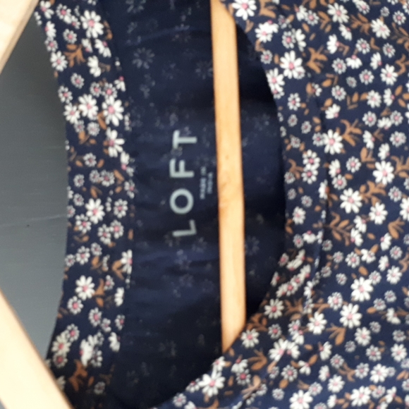 LOFT flower print tee size L - Picture 2 of 4